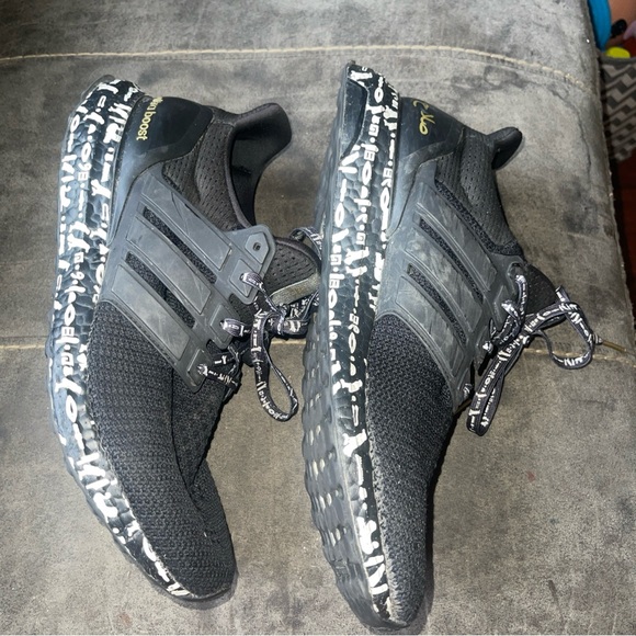 Size 10 - adidas Mohamed Salah x UltraBoost DNA 2.0 Core Black - Picture 4 of 5